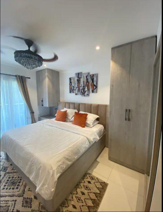 The Lennox Suites By Cozy Accra Exteriör bild