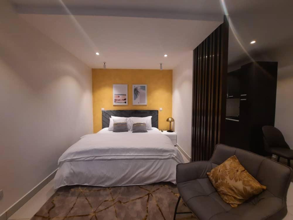 The Lennox Suites By Cozy Accra Exteriör bild