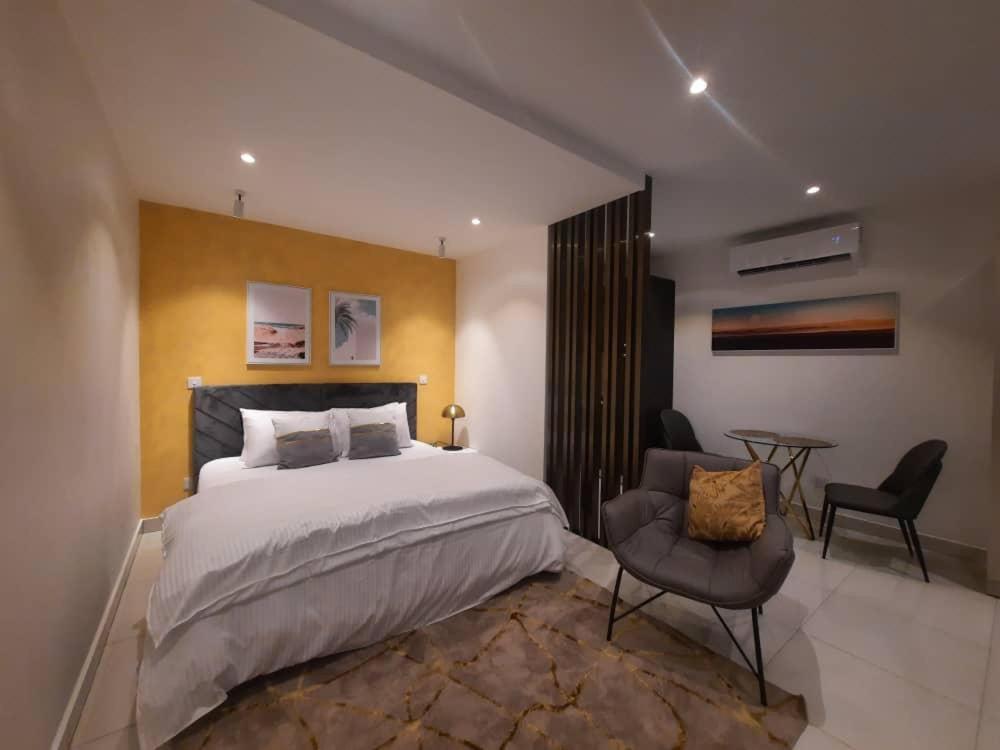 The Lennox Suites By Cozy Accra Exteriör bild